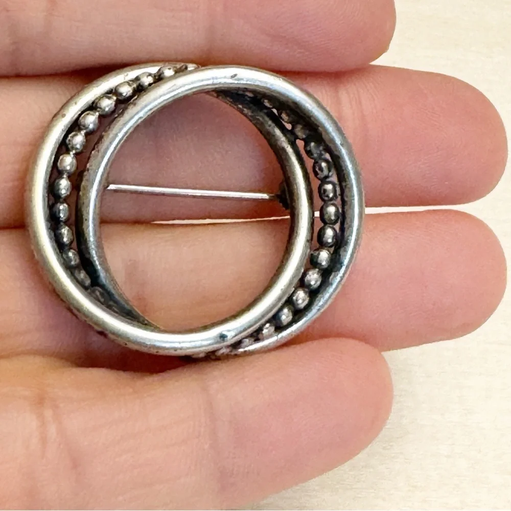 Vintage Infinity Art Deco Sterling Silver Open Circle Brooch
